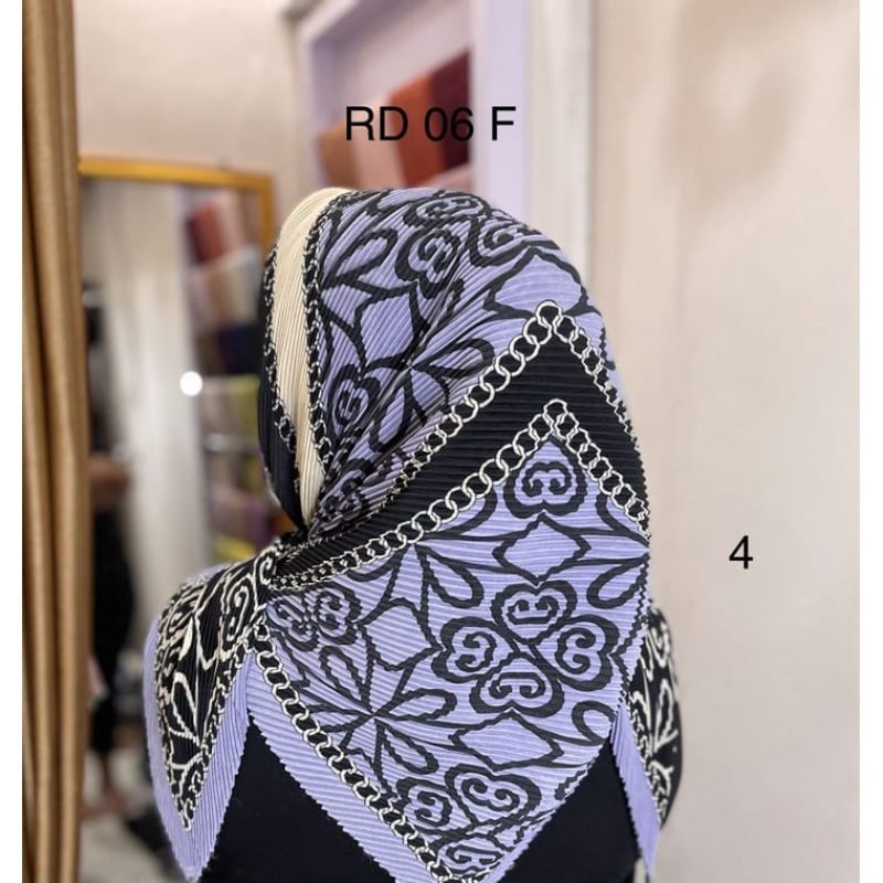 segi empat plisket motif