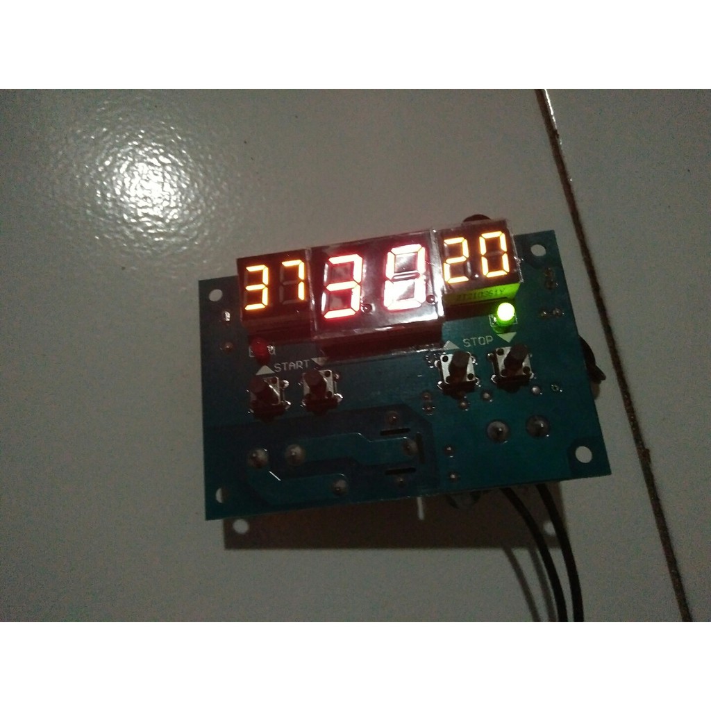 DC 12V 10A Intelligent digital display thermostat Temperature control