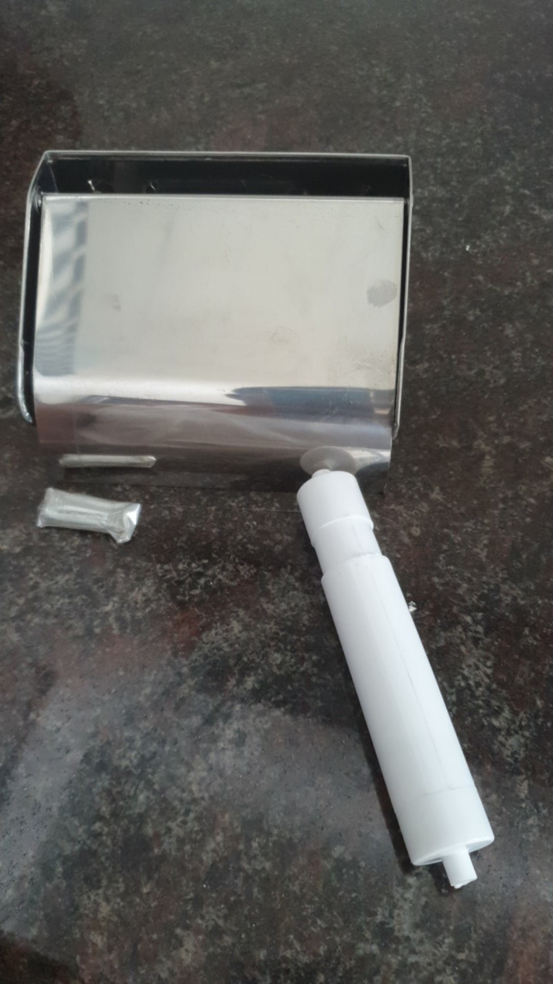 Maspion Toyo Tempat Tissue Roll Gulung Toilet Kamar Mandi