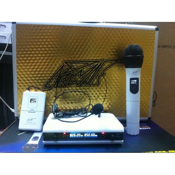 MIC WIRELESS PEWIE UHF 898 LION 1 PEGANG MIC 1 HEADSET 1 KLIP ON MIC