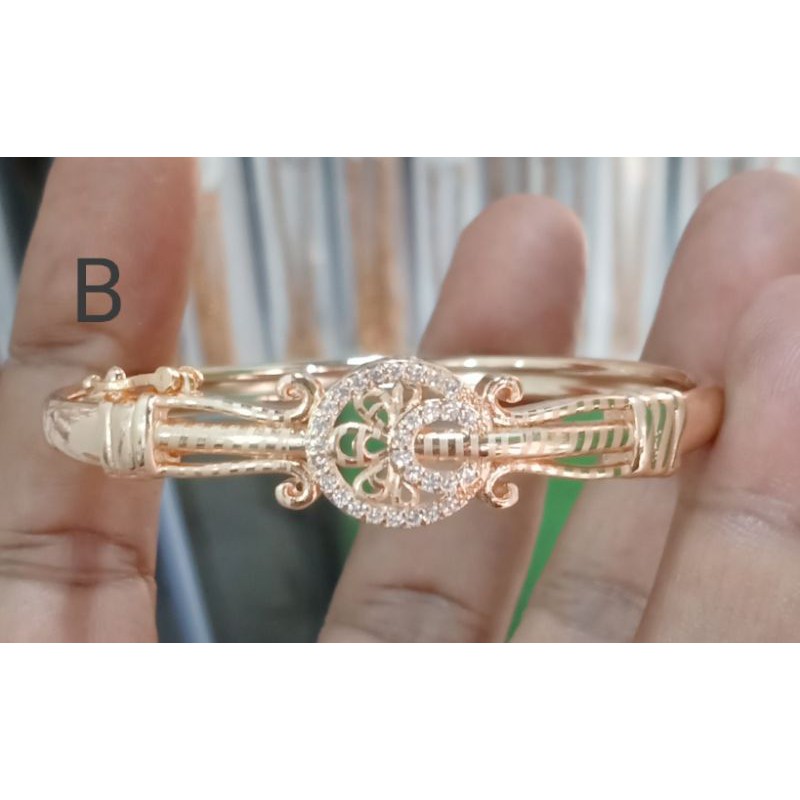 L45. Gelang xuping wanita lapis emas dgn mata zircon