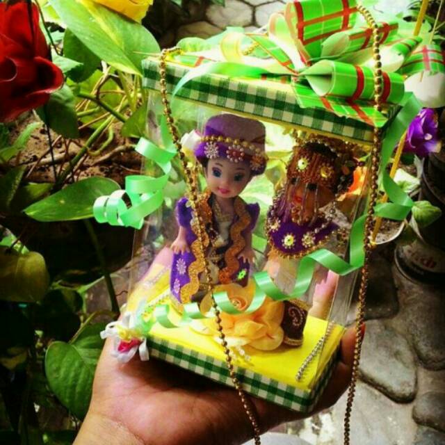 boneka adat, boneka wisuda