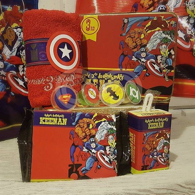 Souvenir Ultah Anak Kaleng & Handuk