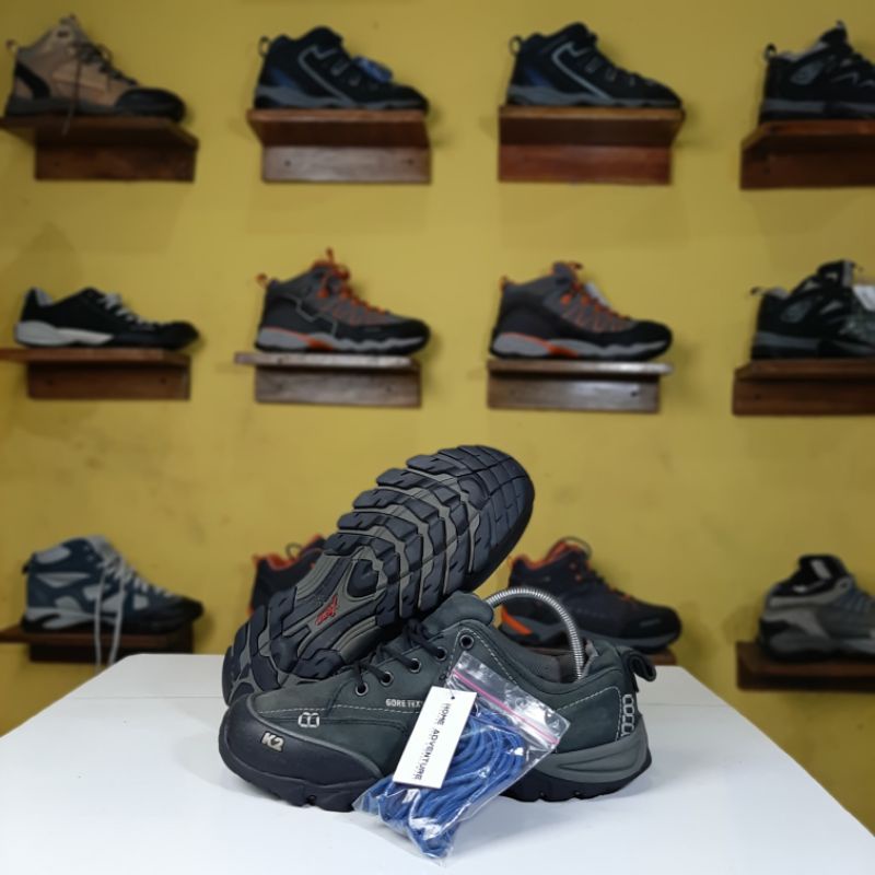 SEPATU GUNUNG SECOND K2 SIZE 40 + BONUS TALI SEPATU GUNUNG