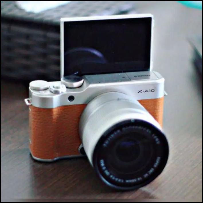 Camera Fujifilm X10