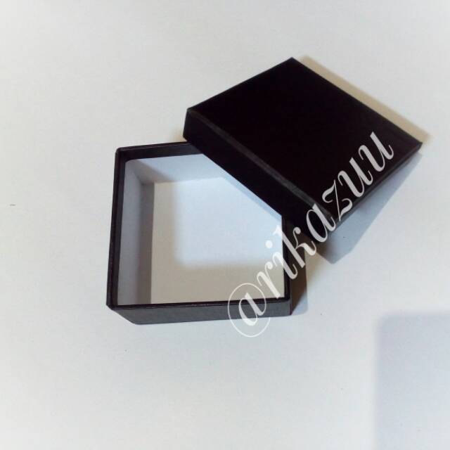 

kotak kado gift box hitam 8x8x4