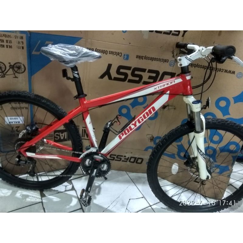 Sepeda MTB 26 polygon Xtrada 4