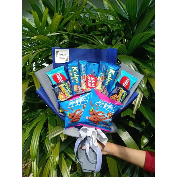 

BUCKET SNACK BIRU HADIAH WISUDA ULTAH MURAH
