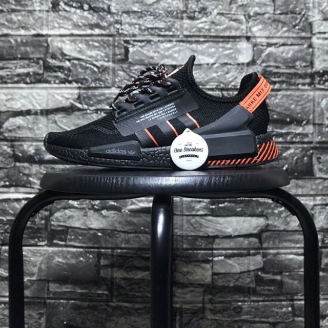 nmd r1 v2 black solar red