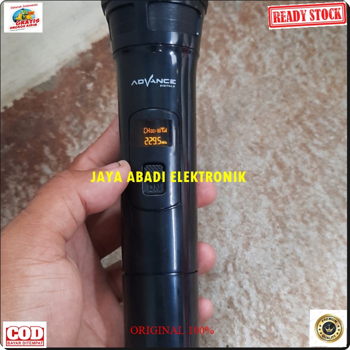 G494 ORIGINAL MIC WIRELESS USB ADVAN UHF DIGITAL LCD SINGLE MIK WIRELES MIKROPON MIKROPHONE SOUNDBEST DISPLAY MICROPHONE ADVANCE KARAOKE VOKAL VOCAL ARTIS PROFESIONAL PRO SOUND BEST SISTEM AUDIO PANGGUNG LEGENDARY DYNAMIC PENGERAS SUARA HIFI SENSITIF MC P