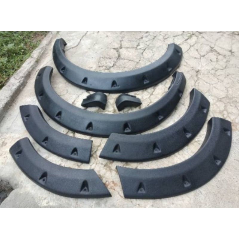 Over Fender Pajero lama