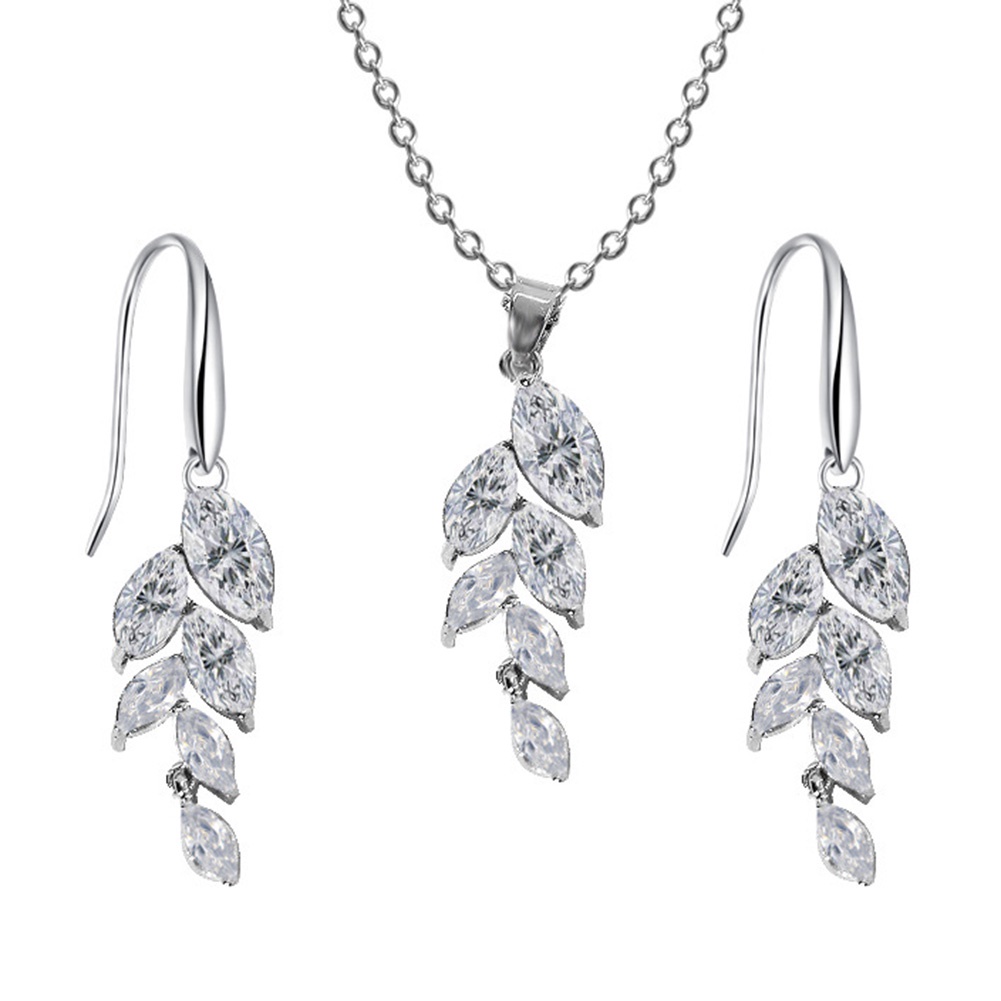 Hu Hu Hu Hu Hu Alat Bantu Pasang Kacamata♡ Set Anting Dan Kalung Rantai Desain Daun Aksen Kristal Berlian Imitasi Untuk Wanita