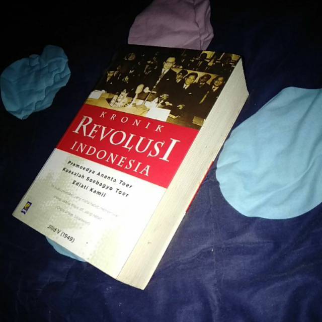 Pramodya kronik revolusi indonesia