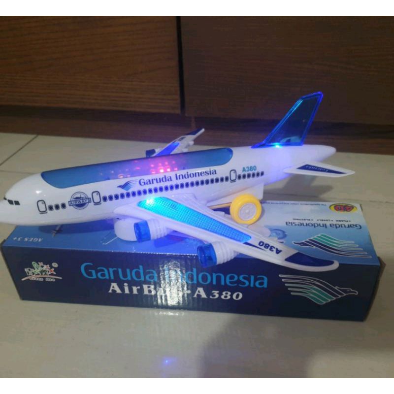Mainan pesawat garuda indonesia