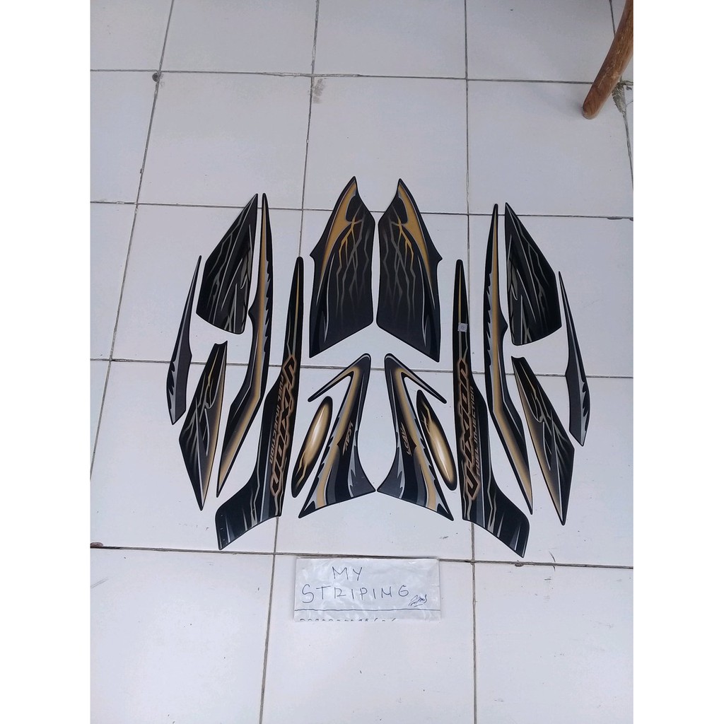stiker vixion old 2010 2011 hitam gold