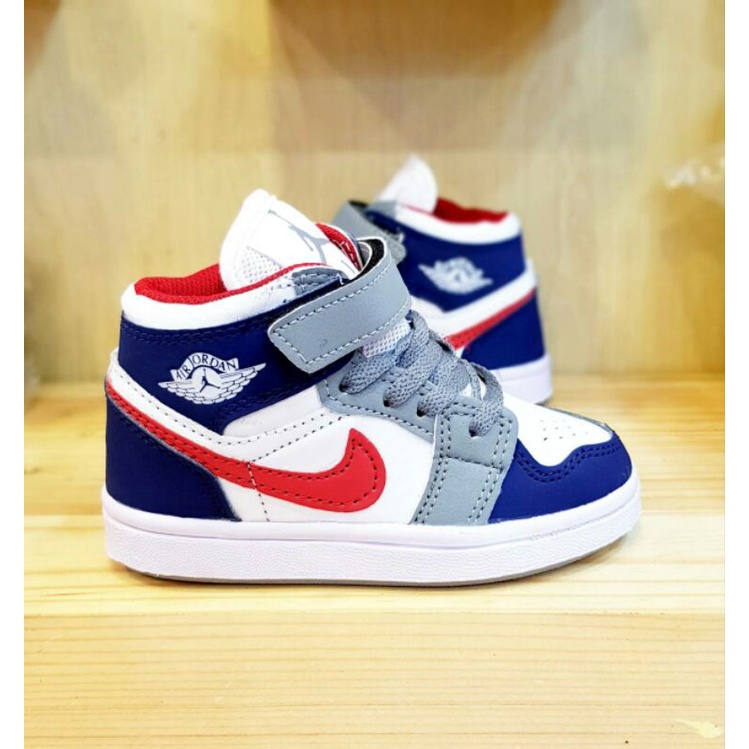 sepatu Jordan 1.