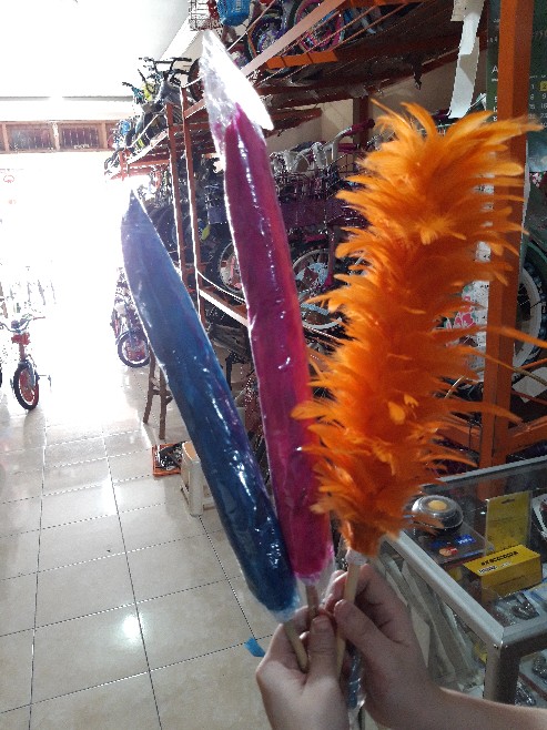 Kemoceng Bulu Ayam Warna Warni Murah - Kemoceng Sulak Murah Kerajinan Tangan Rumah Tangga