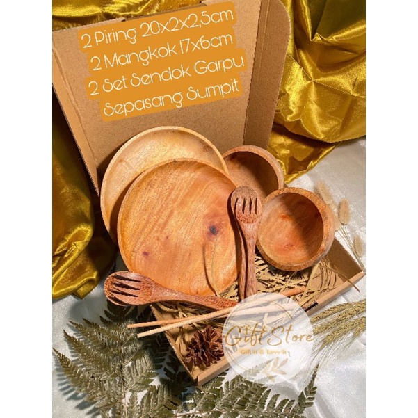 

WOOD CRAFT giftstorebox.id hampers gift box wedding kado hadiah nikahan pernikahan perkawinan ulang tahun souvernir kayu craft kayoe