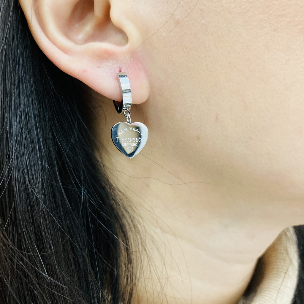 Anting Titanium Perhiasan wanita Love