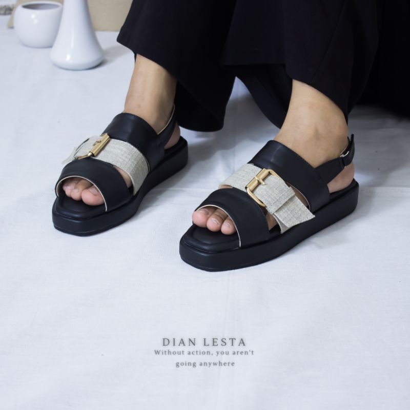 FIRA Sandal Spon Wanita -DLESTA