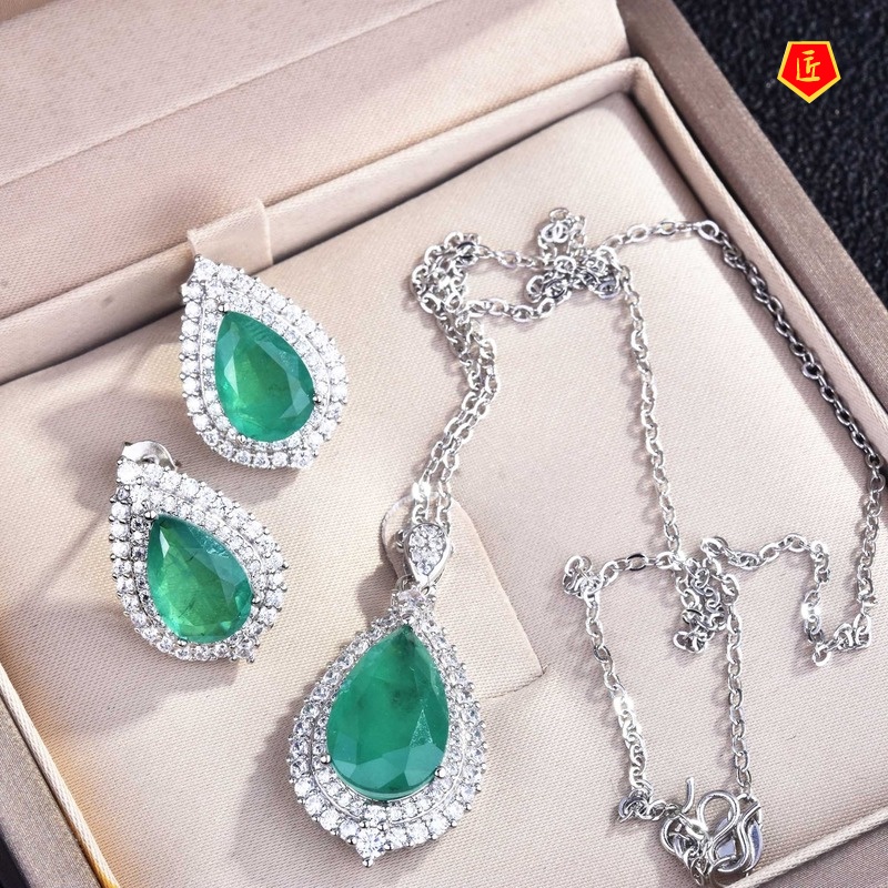 [Ready Stock]Luxury Emerald Pendant Necklace Ear Stud Set