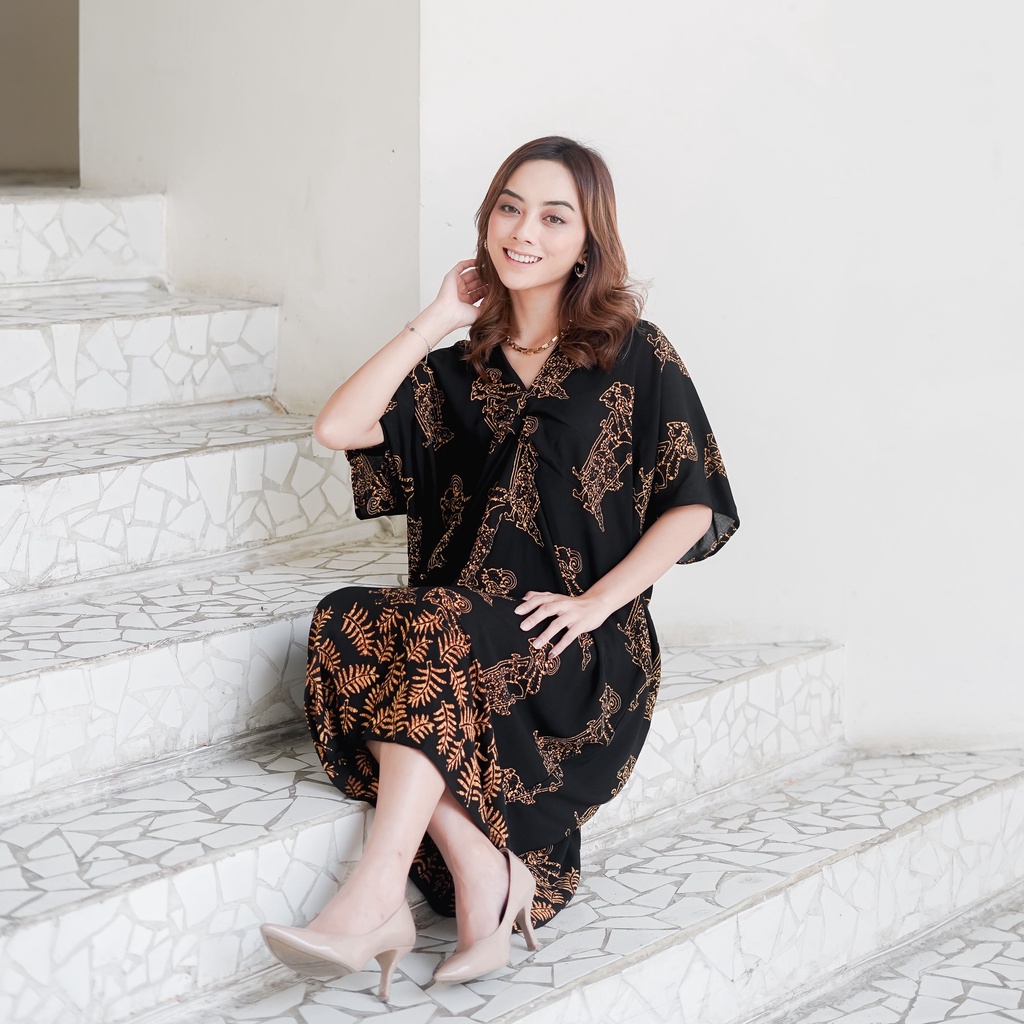 SOGAN BLARAK Kaftan Batik Kondangan Wayang