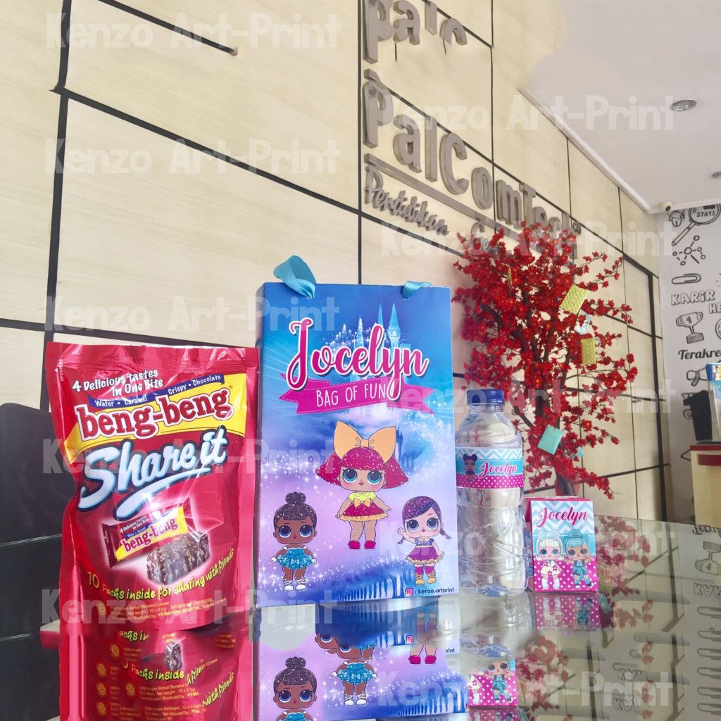 

LOL suprise custom label