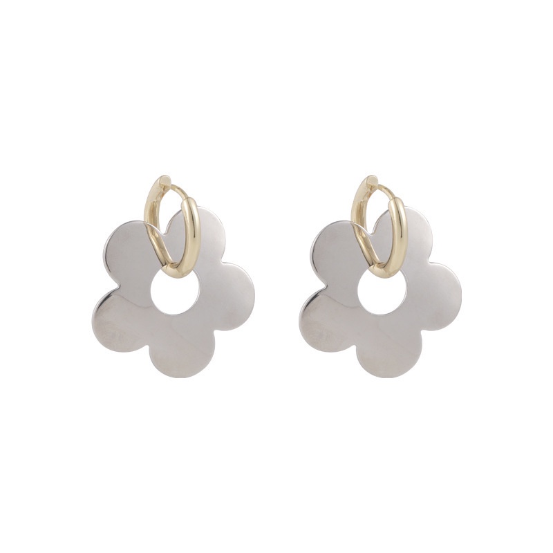 Anting Bentuk Bunga Warna Silver Gaya Retro