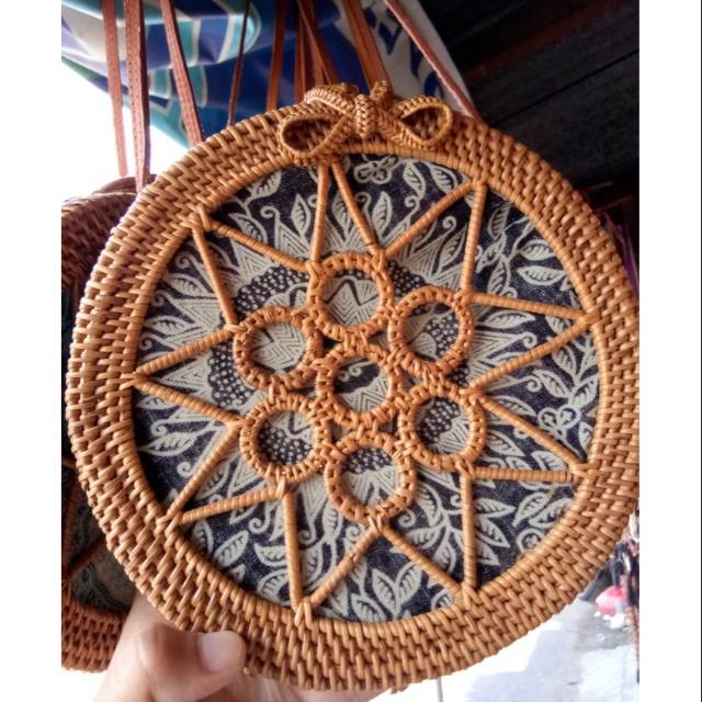 Tas Raisa Rotan Bintang