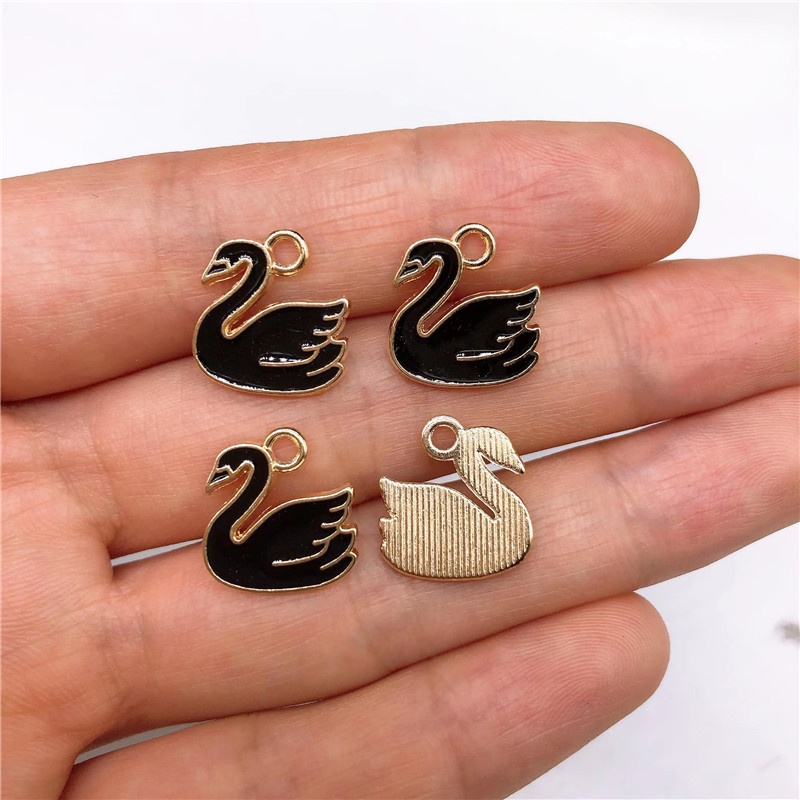 4pcs Liontin Kalung Bentuk Kucing / Kupu-Kupu Bahan Alloy Charms