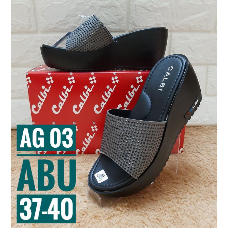 Wedges calbi kode ag 01 abu