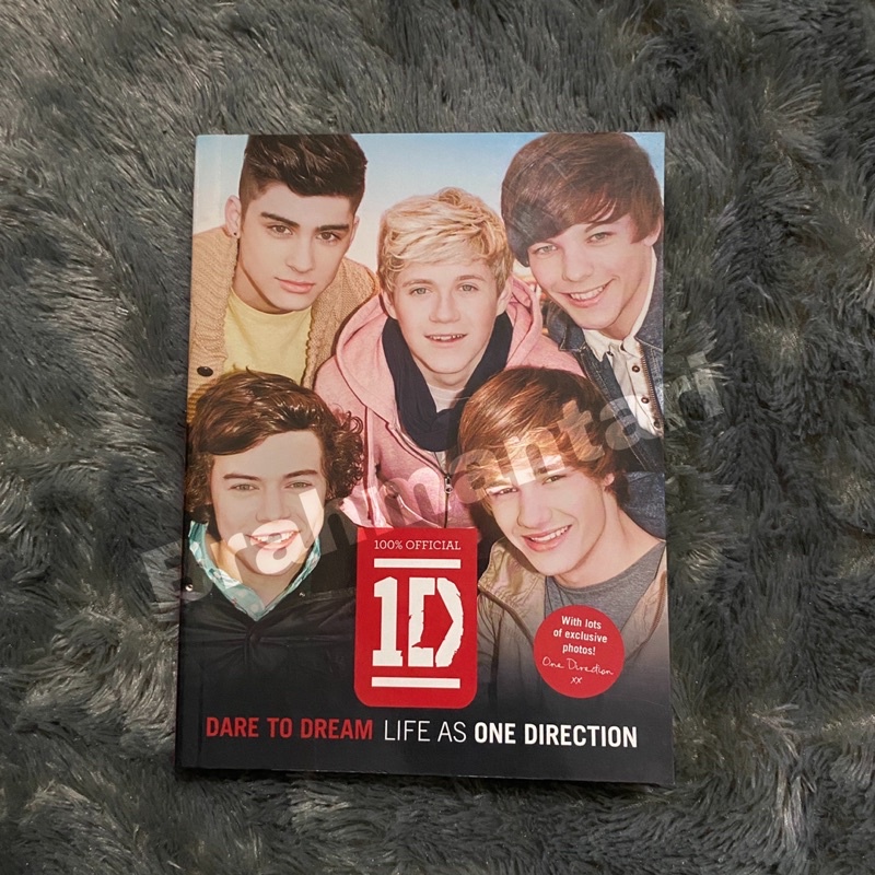 [IMPORT] Dare To Dream Life As One Direction Official Book