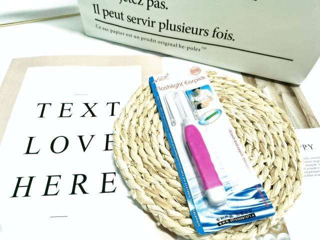 Pembersih Telinga / korek kuping Earpick Flashlight/ Earpick Lampu LED