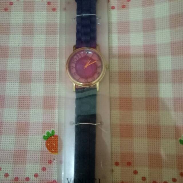 Jam tangan wanita merk Vincci