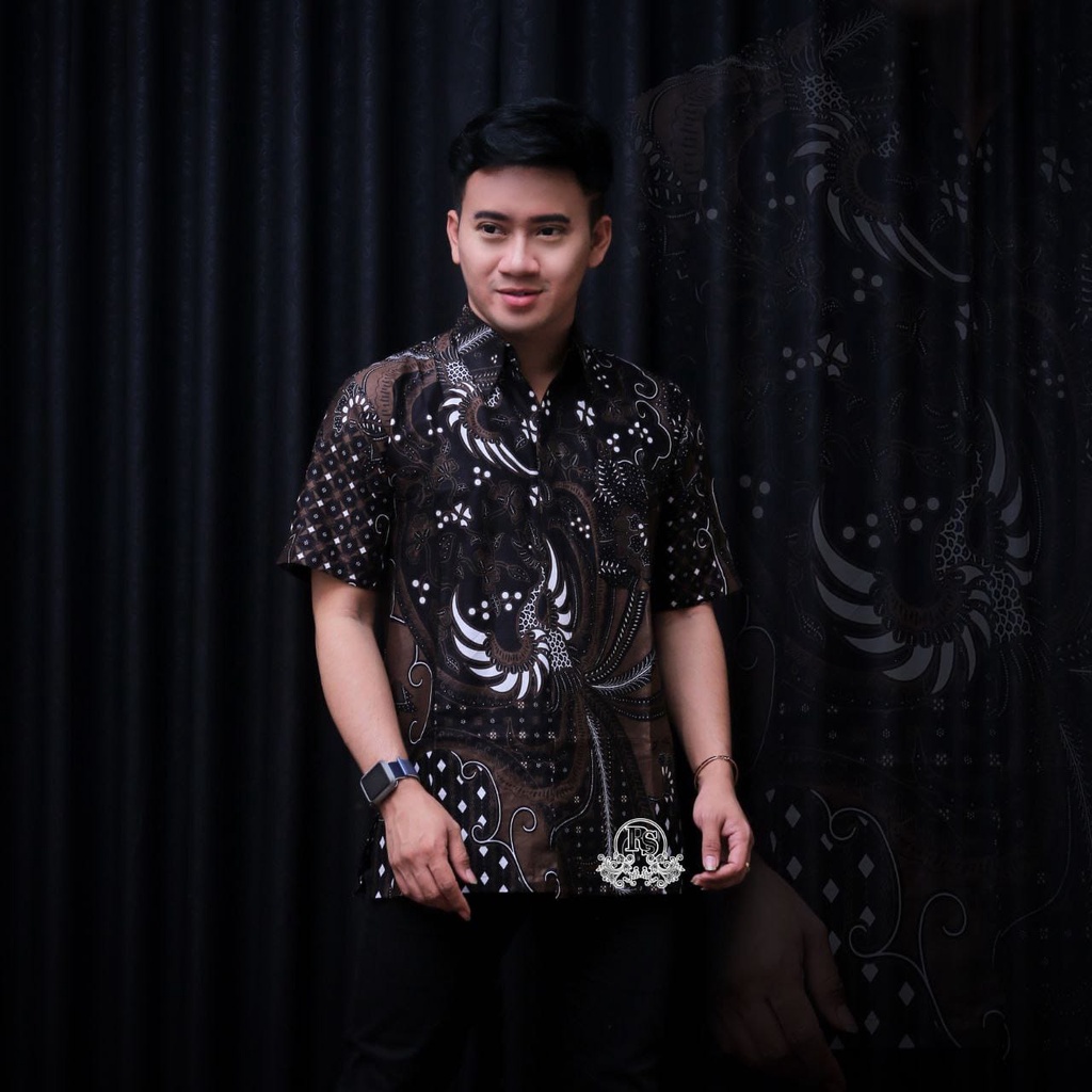 KEMEJA HEM BATIK PRIA MOTIF CUMIK