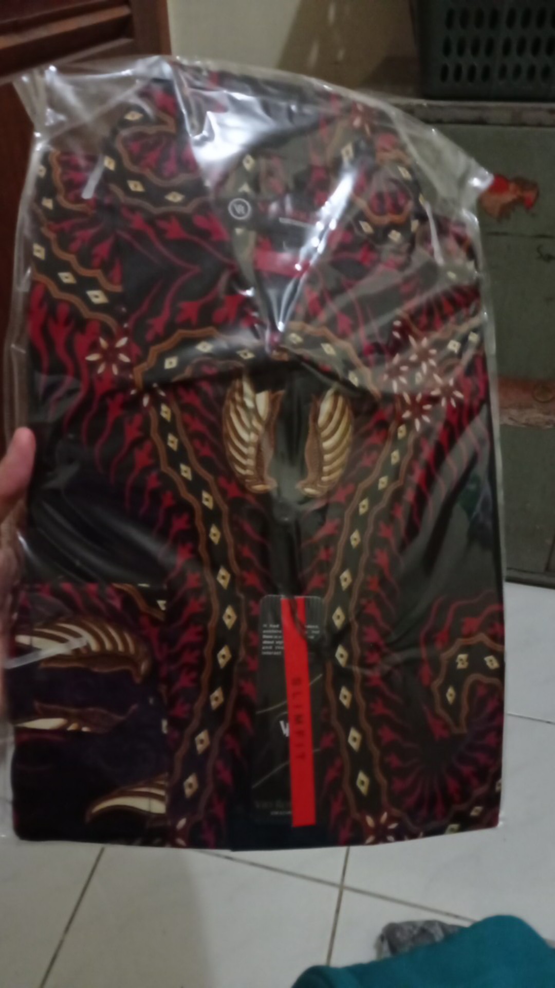 Vio Roldan Kemeja Batik Pria Batik Premium Batik Unik