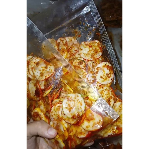

KERUPUK BAWANG SAMBAL PEDAS DAUN JERUK 30GR