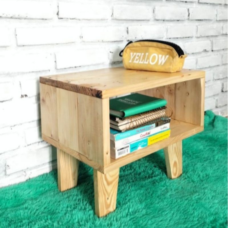 NAKAS KAYU MEJA KAYU KECIL SAMPING KASUR