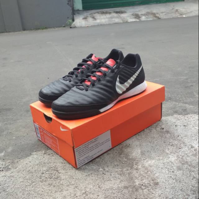 Sepatu Futsal Nike Tiempo Legend 7 Academy (bekas)