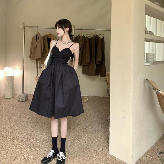 ∈ French retro gaya Hepburn slim slim dress wanita musim panas seksi rok suspender hitam