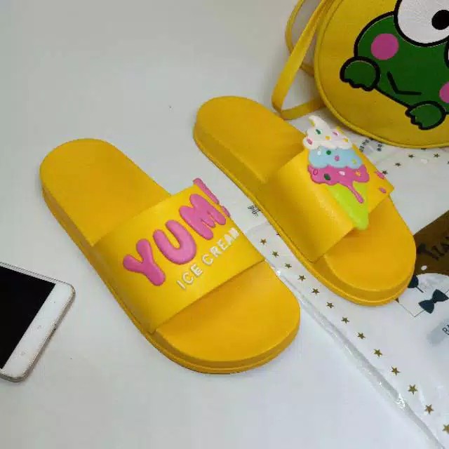 10.10 SALE Sandal Slop YUMI ICE CREAM Karakter Timbul Sandal Santai Sandal Wanita-Kuning