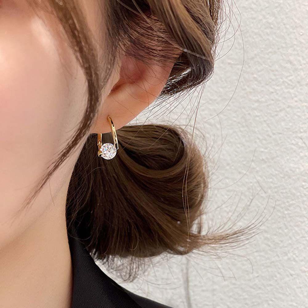 Anting Hoop Agustina Temperamen Elegan Gaya Wangi Kecil Perempuan Geometris Berlian Imitasi Aksesoris Telinga Wanita Anting Pejantan