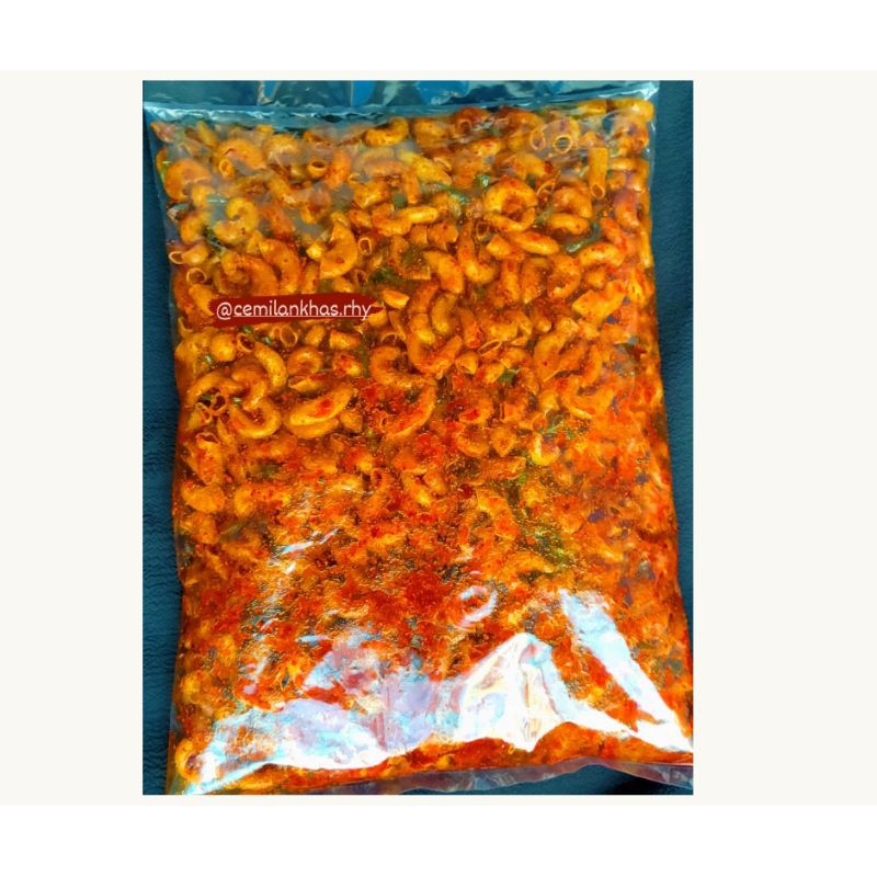 MAKARONI BANTET 1kg / MACARONI BANTET / MAKARONI PEDAS KENCUR DAUN JERUK / SNACK PEDAS/ SNACK KILOAN