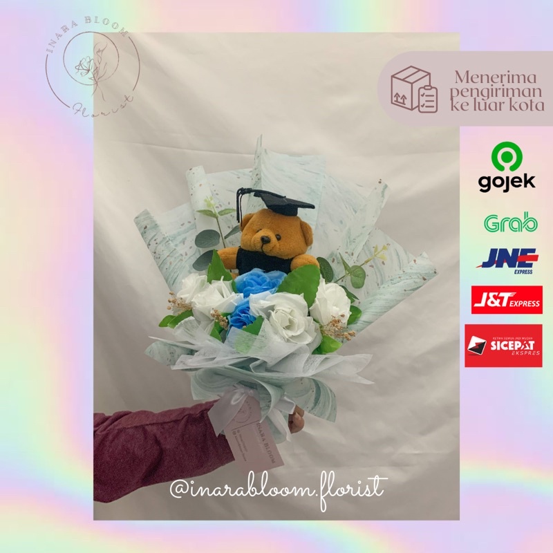 buket bunga wisuda murah/ bouquet wisuda murah/ bunga box wisuda/ boneka wisuda murah/ hadiah boneka