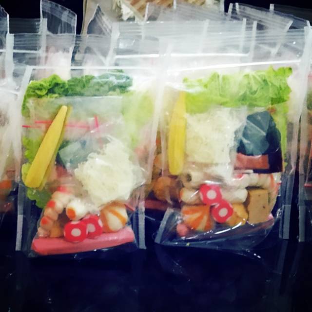 

Tomyam Suki momy black