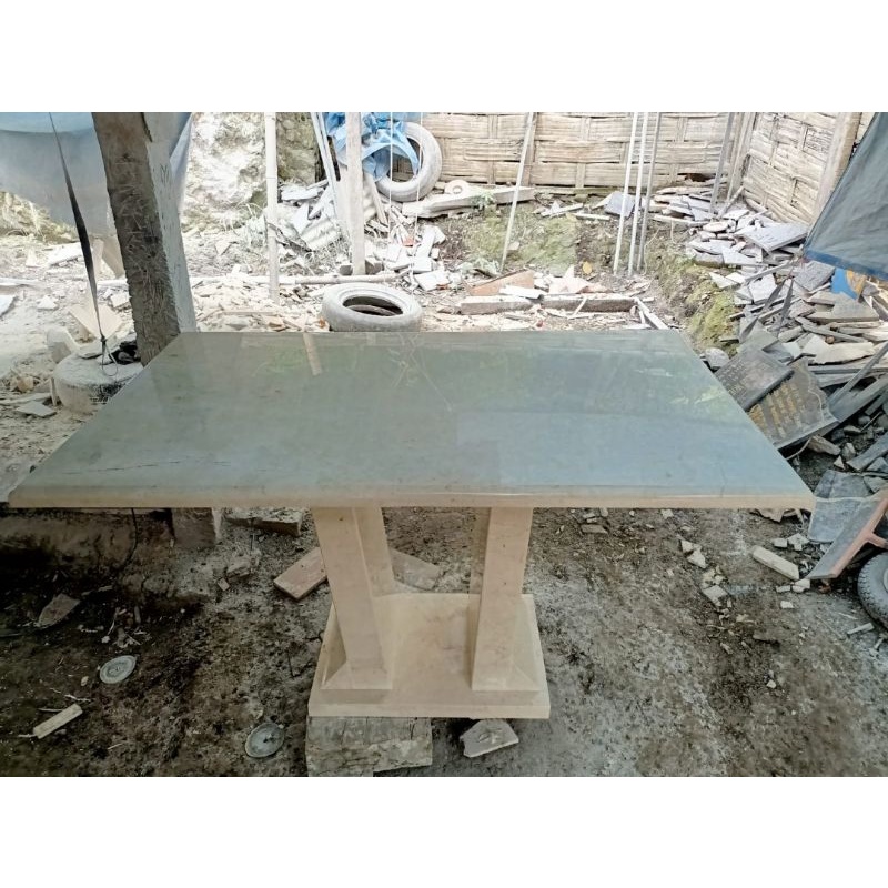 Meja makan marmer Tulungagung