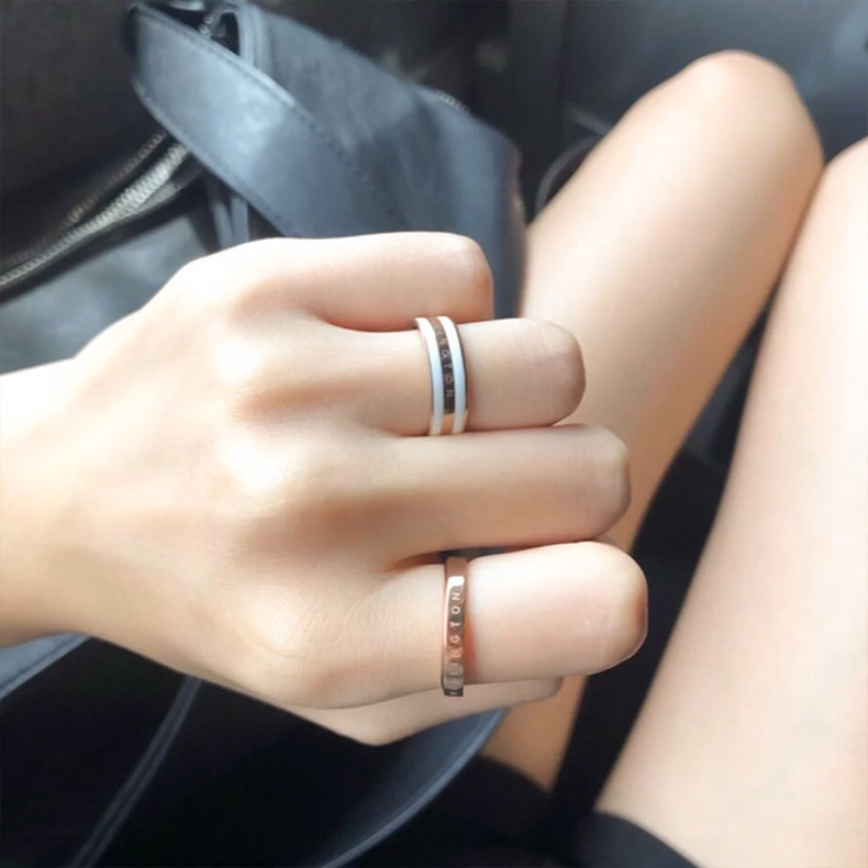 Cincin Bahan titanium steel Warna rose gold Gaya Korea