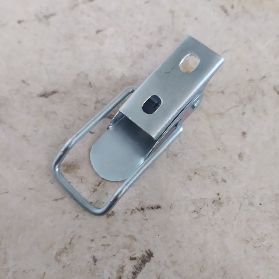 Kancingan Jok Depan Mobil FE PS Old Umplung MB470250