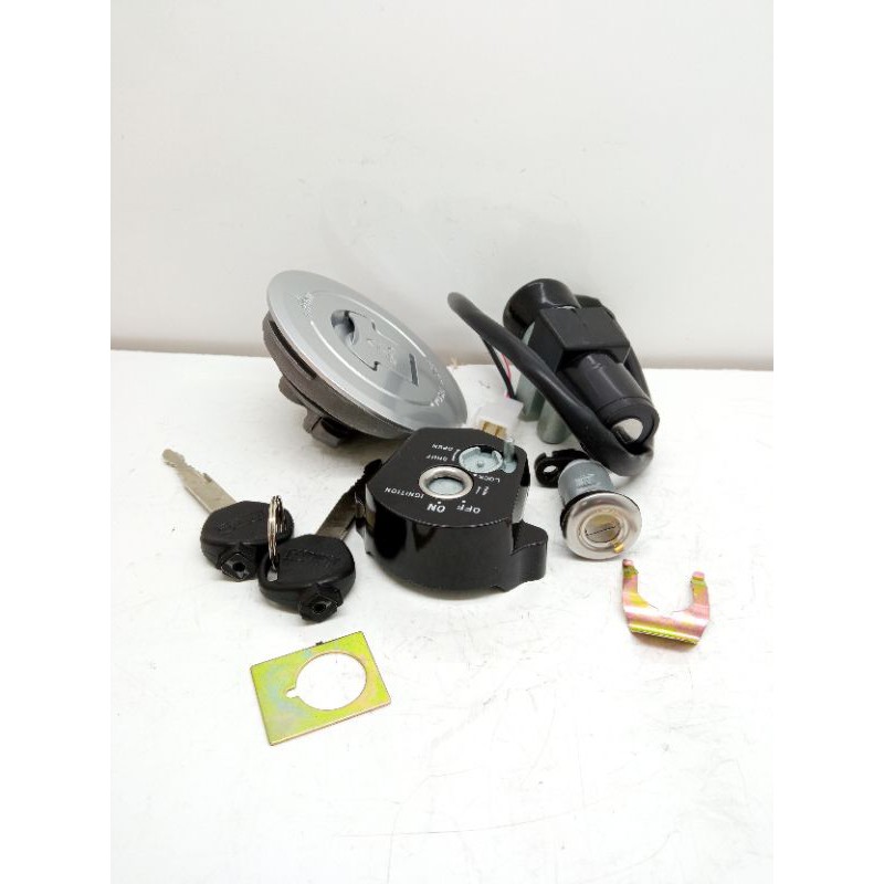 Kunci Kontak CBR 150 CB150 R 2014_2015 Kunci Kontak-Tutup Tangki- Kunci Jok Komplit Great A