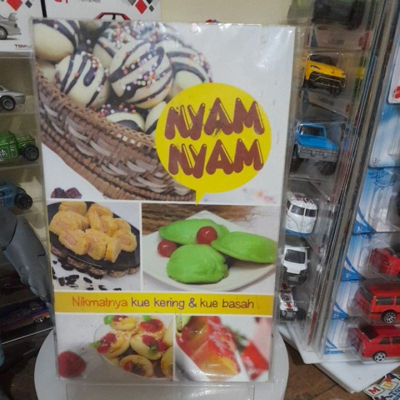 Jual Buku Resep Kue Kering Dan Kue Basah - Nyam Nyam Nikmatnya Kue ...